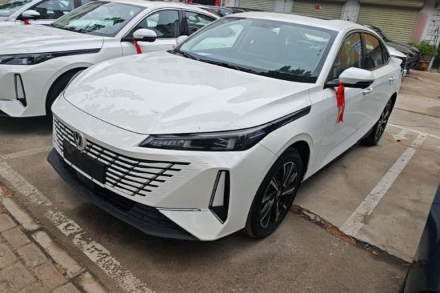 Used CHANGAN Eado 2025 Blue Whale 1.5T 500Bar Prestige Model