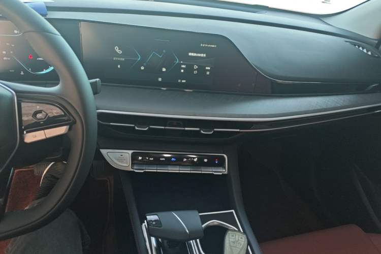 Used CHANGAN Eado 2025 PLUS 1.4T Dual-Clutch High-Energy Version Audio And AC Panel