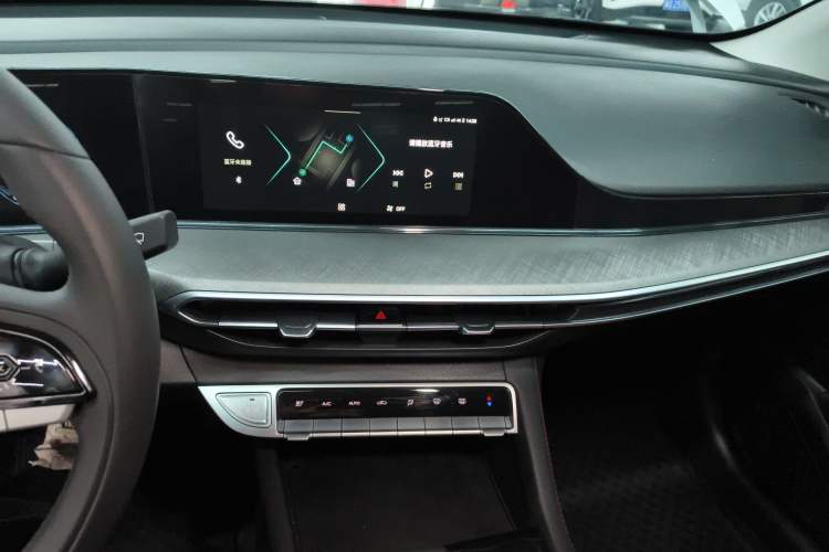 Used CHANGAN Eado 2025 PLUS 1.4T Dual-Clutch High-Energy Version Audio And AC Panel