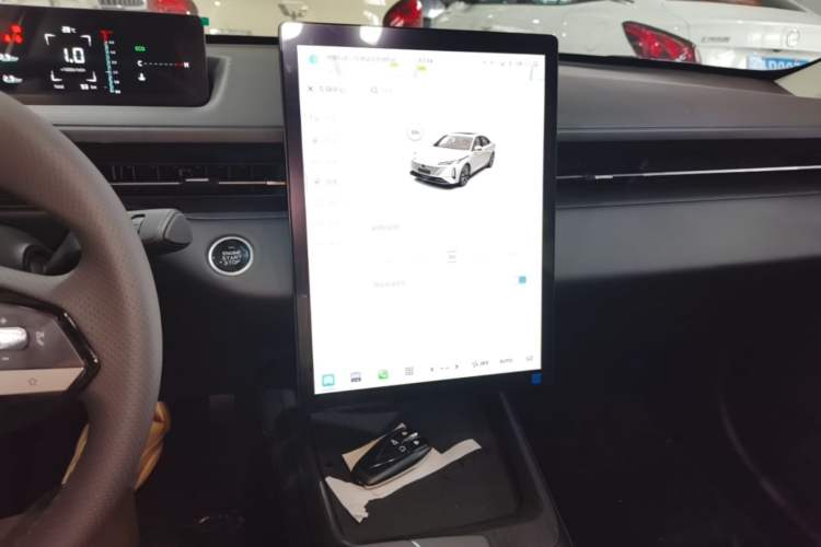 Used CHANGAN Eado 2025 Blue Whale 1.5T 500Bar Prestige Model Audio And AC Panel