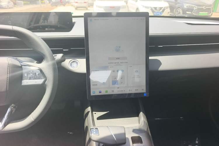 Used CHANGAN Eado 2025 Blue Whale 1.5T 500Bar Prestige Model Audio And AC Panel
