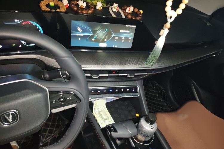 Used CHANGAN Eado 2025 PLUS 1.4T Dual-Clutch High-Energy Version Audio And AC Panel