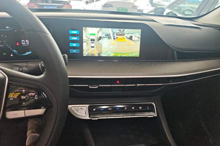 Used CHANGAN Eado 2025 PLUS 1.4T Dual-Clutch High-Energy Version Audio And AC Panel