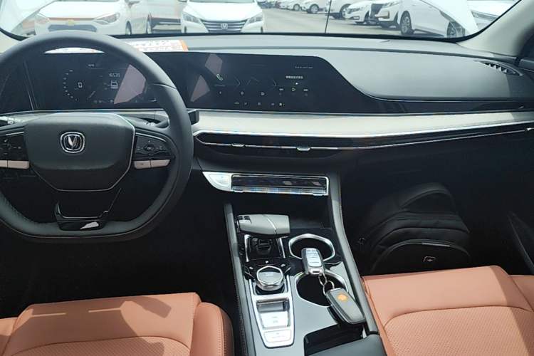 Used CHANGAN Eado 2025 PLUS 1.4T Dual-Clutch High-Energy Version Audio And AC Panel