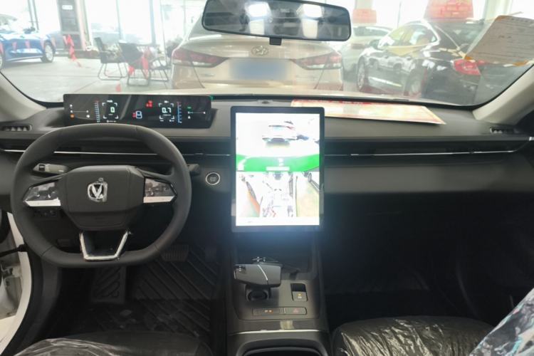 Used CHANGAN Eado 2025 Blue Whale 1.5T 500Bar Prestige Model Center Console