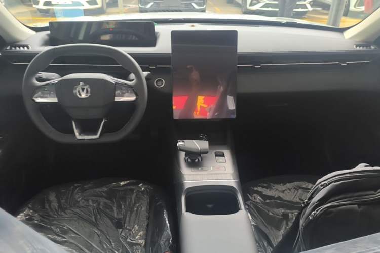 Used CHANGAN Eado 2025 Blue Whale 1.5T 500Bar Prestige Model Center Console