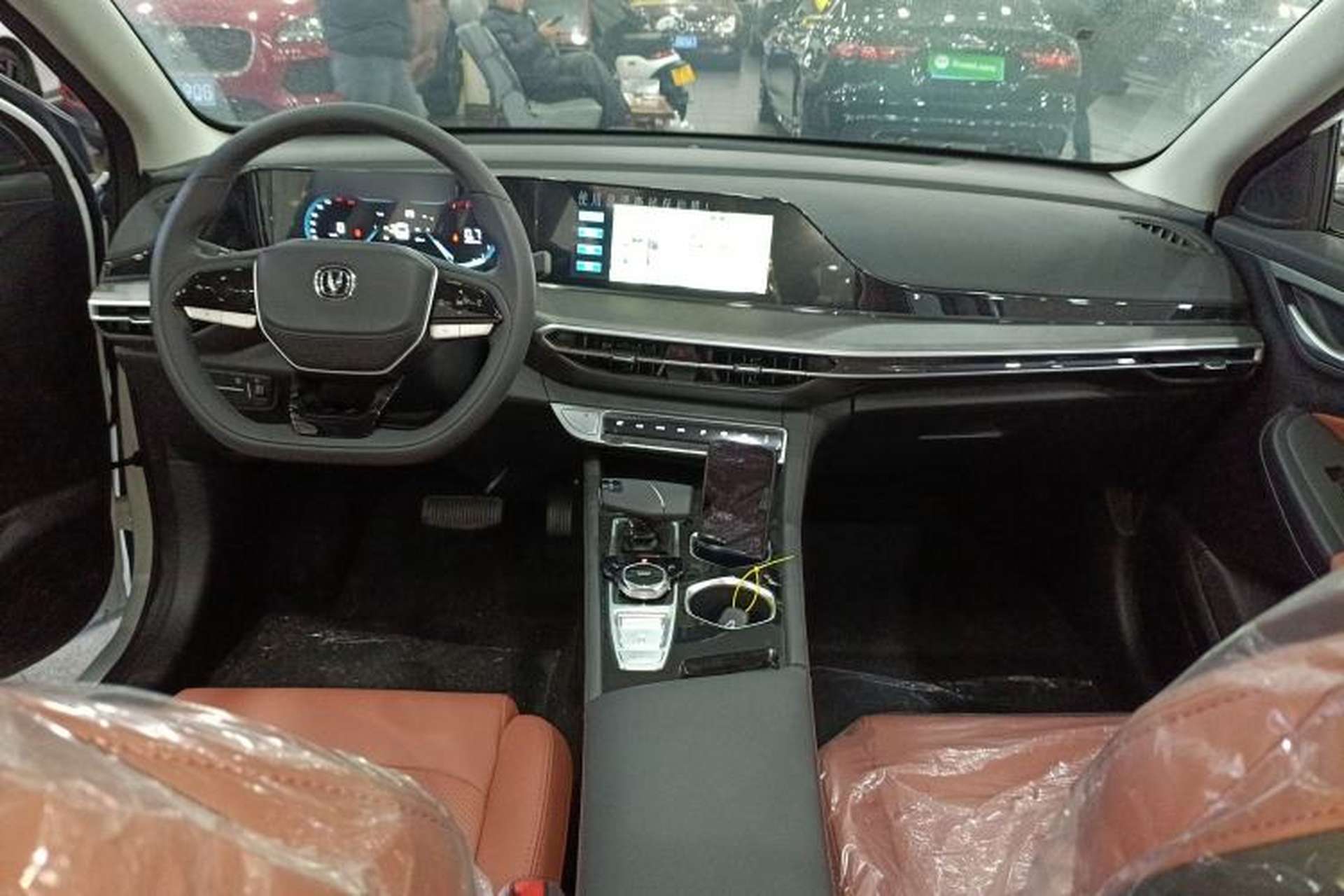 Used CHANGAN Eado 2025 PLUS 1.4T Dual-Clutch High-Energy Version Center Console