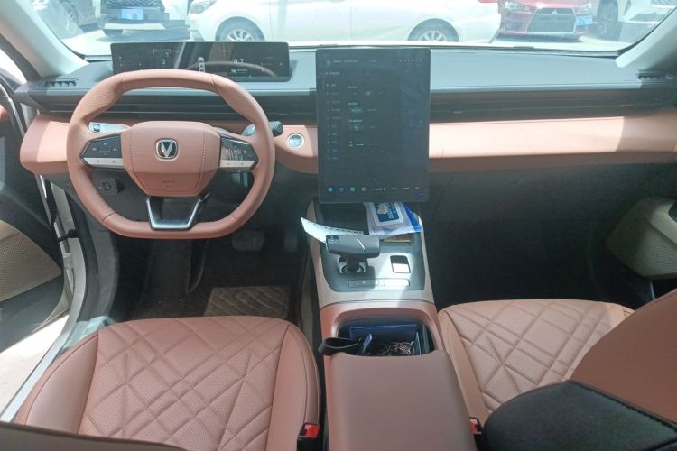 Used CHANGAN Eado 2025 Blue Whale 1.5T 500Bar Flagship Model Center Console