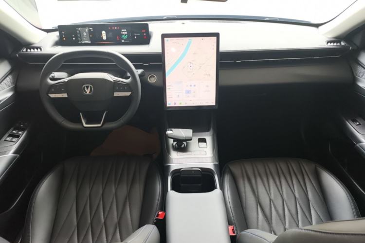 Used CHANGAN Eado 2025 Blue Whale 1.5T 500Bar Flagship Model Center Console