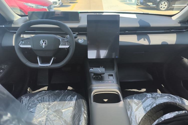 Used CHANGAN Eado 2025 Blue Whale 1.5T 500Bar Prestige Model Center Console