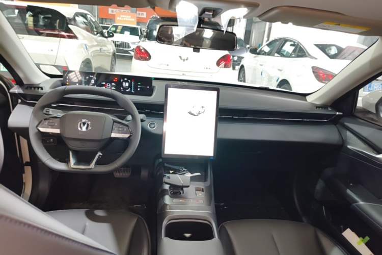 Used CHANGAN Eado 2025 Blue Whale 1.5T 500Bar Prestige Model Center Console