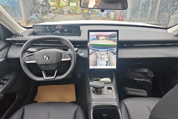Used CHANGAN Eado 2025 Blue Whale 1.5T 500Bar Prestige Model Center Console