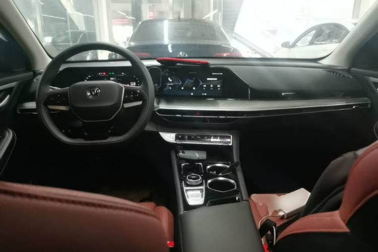 Used CHANGAN Eado 2025 PLUS 1.4T Dual-Clutch High-Energy Version Center Console