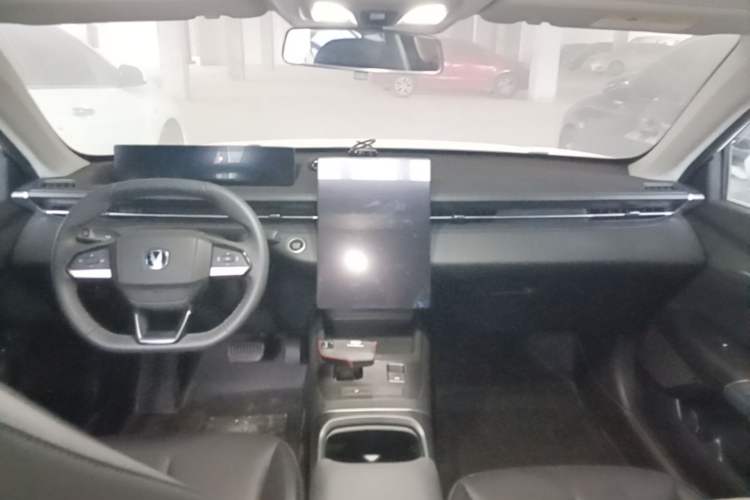 Used CHANGAN Eado 2025 Blue Whale 1.5T 500Bar Prestige Model Center Console
