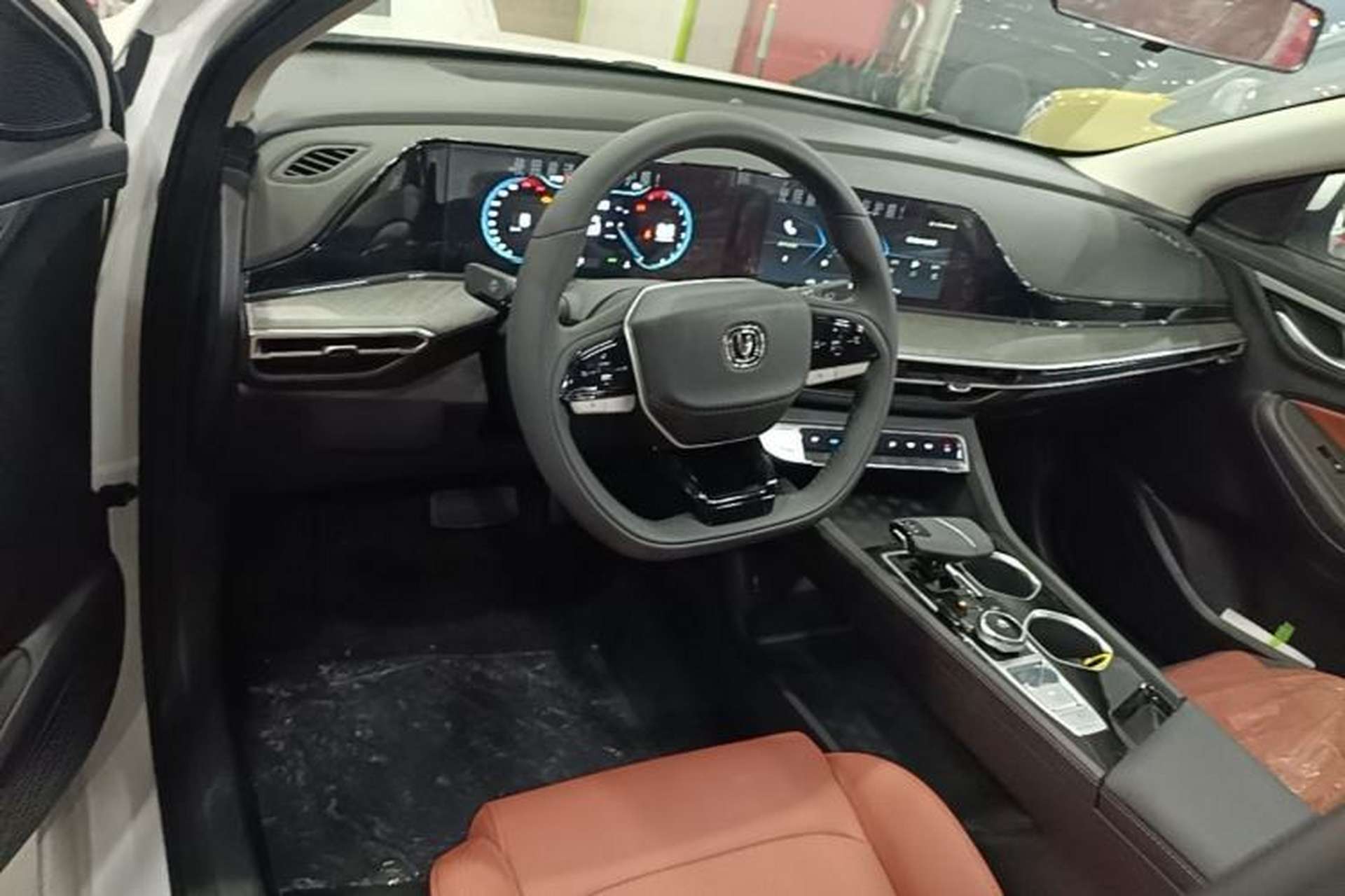 Used CHANGAN Eado 2025 PLUS 1.4T Dual-Clutch High-Energy Version Center Console