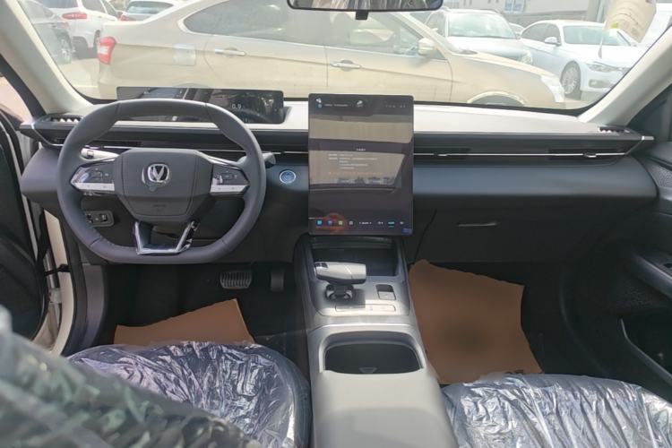 Used CHANGAN Eado 2025 Blue Whale 1.5T 500Bar Flagship Model Center Console