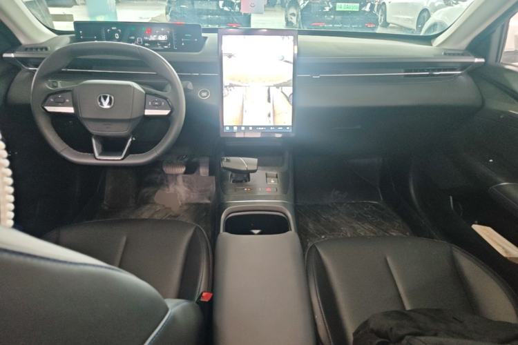 Used CHANGAN Eado 2025 Blue Whale 1.5T 500Bar Prestige Model Center Console