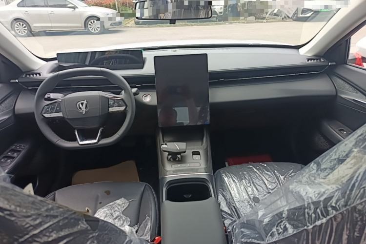 Used CHANGAN Eado 2025 Blue Whale 1.5T 500Bar Prestige Model Center Console