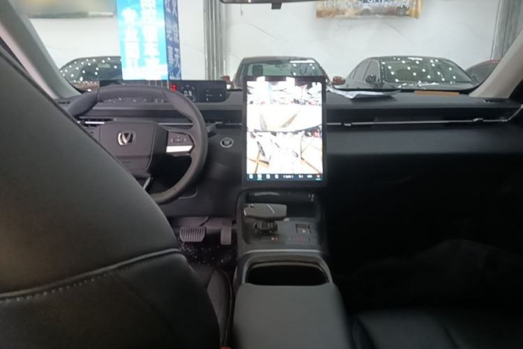 Used CHANGAN Eado 2025 Blue Whale 1.5T 500Bar Prestige Model Center Console