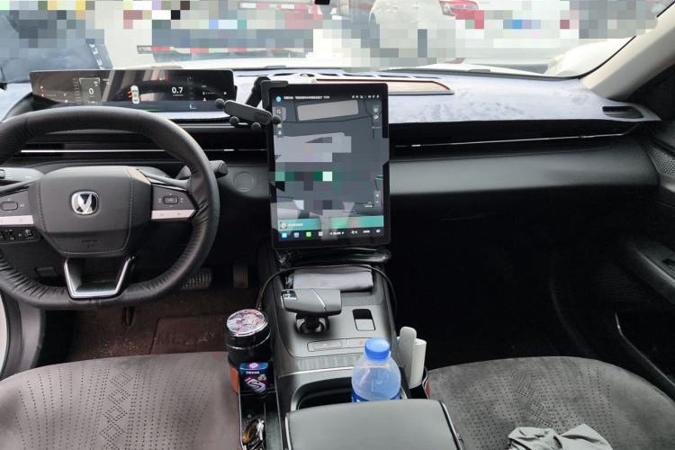 Used CHANGAN Eado 2025 Blue Whale 1.5T 500Bar Flagship Model Center Console