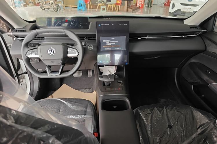 Used CHANGAN Eado 2025 Blue Whale 1.5T 500Bar Prestige Model Center Console