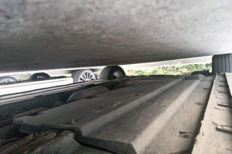 Used CHANGAN Eado 2025 Blue Whale 1.5T 500Bar Flagship Model Chassis Front Right