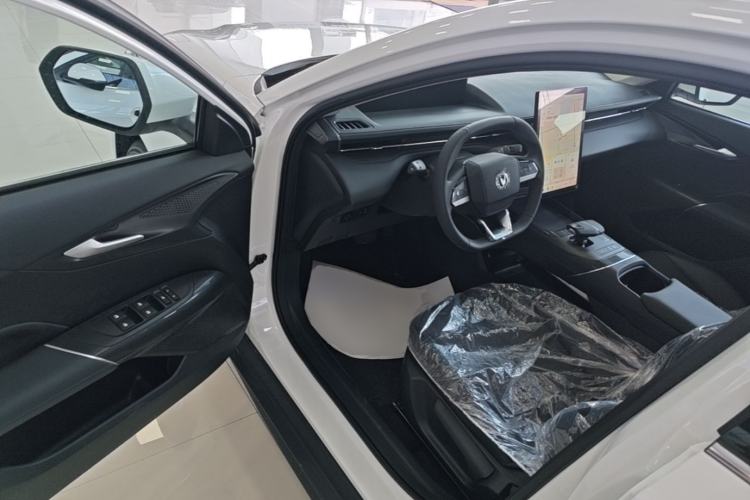 Used CHANGAN Eado 2025 Blue Whale 1.5T 500Bar Prestige Model Driver Seat