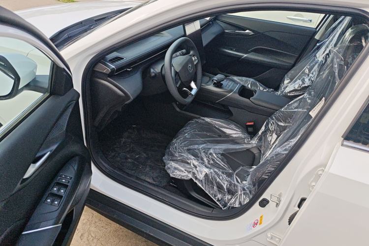 Used CHANGAN Eado 2025 Blue Whale 1.5T 500Bar Prestige Model Driver Seat