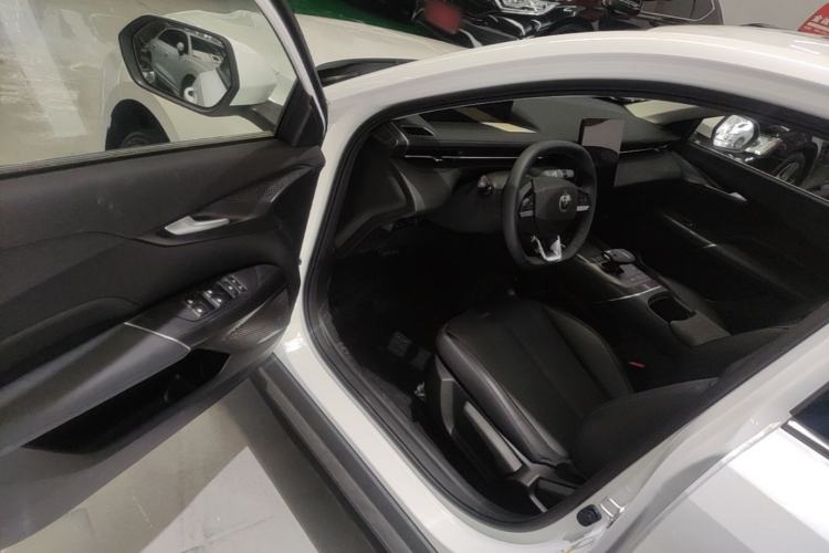 Used CHANGAN Eado 2025 Blue Whale 1.5T 500Bar Prestige Model Driver Seat