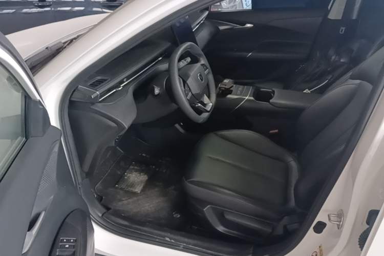 Used CHANGAN Eado 2025 Blue Whale 1.5T 500Bar Prestige Model Driver Seat
