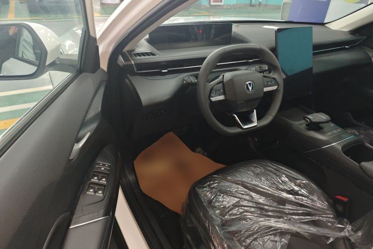 Used CHANGAN Eado 2025 Blue Whale 1.5T 500Bar Prestige Model Driver Seat