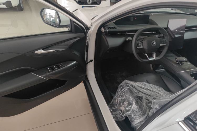 Used CHANGAN Eado 2025 Blue Whale 1.5T 500Bar Prestige Model Driver Seat