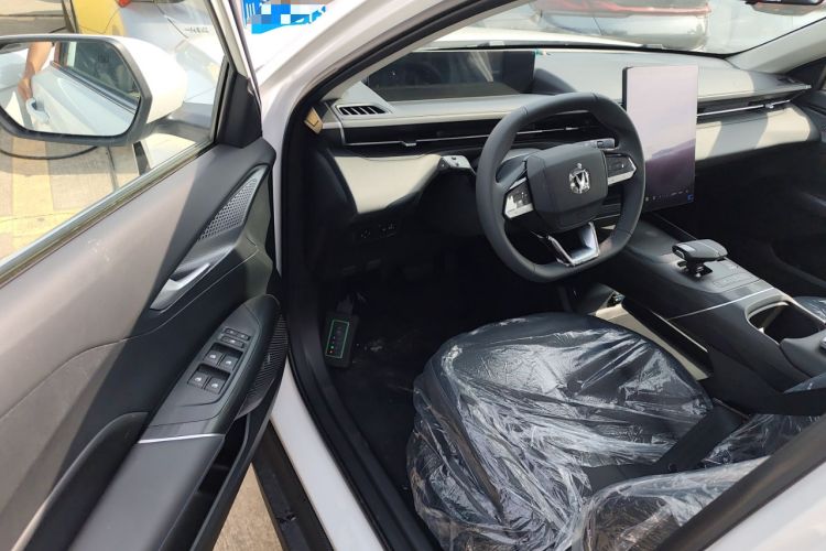 Used CHANGAN Eado 2025 Blue Whale 1.5T 500Bar Prestige Model Driver Seat