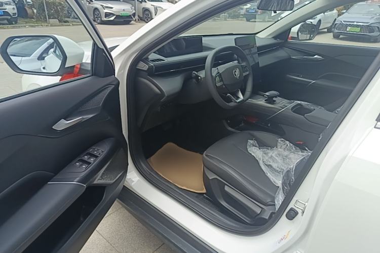 Used CHANGAN Eado 2025 Blue Whale 1.5T 500Bar Prestige Model Driver Seat