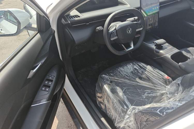 Used CHANGAN Eado 2025 Blue Whale 1.5T 500Bar Prestige Model Driver Seat