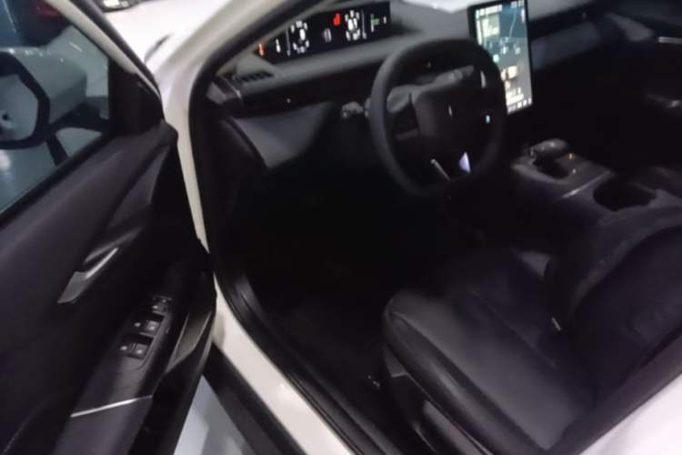 Used CHANGAN Eado 2025 Blue Whale 1.5T 500Bar Prestige Model Driver Seat
