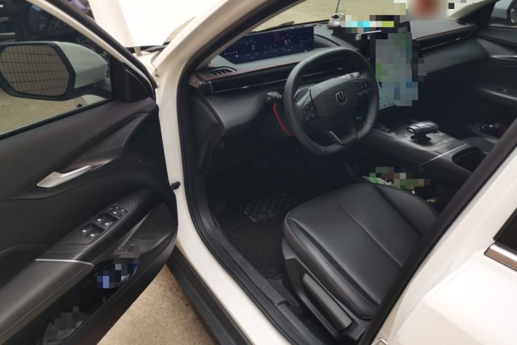 Used CHANGAN Eado 2025 Blue Whale 1.5T 500Bar Prestige Model Driver Seat