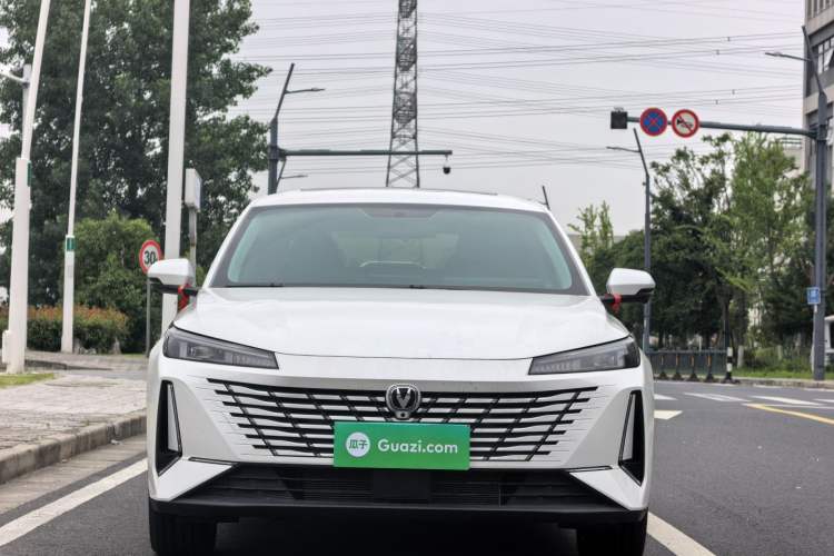 Used CHANGAN Eado 2025 Blue Whale 1.5T 500Bar Prestige Model Exterior 2