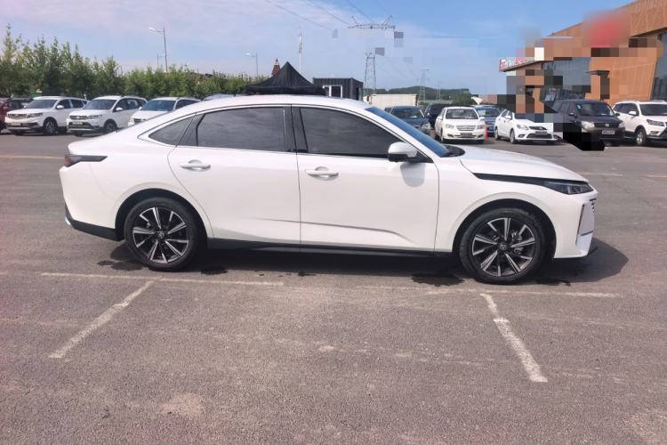Used CHANGAN Eado 2025 Blue Whale 1.5T 500Bar Prestige Model Exterior 2