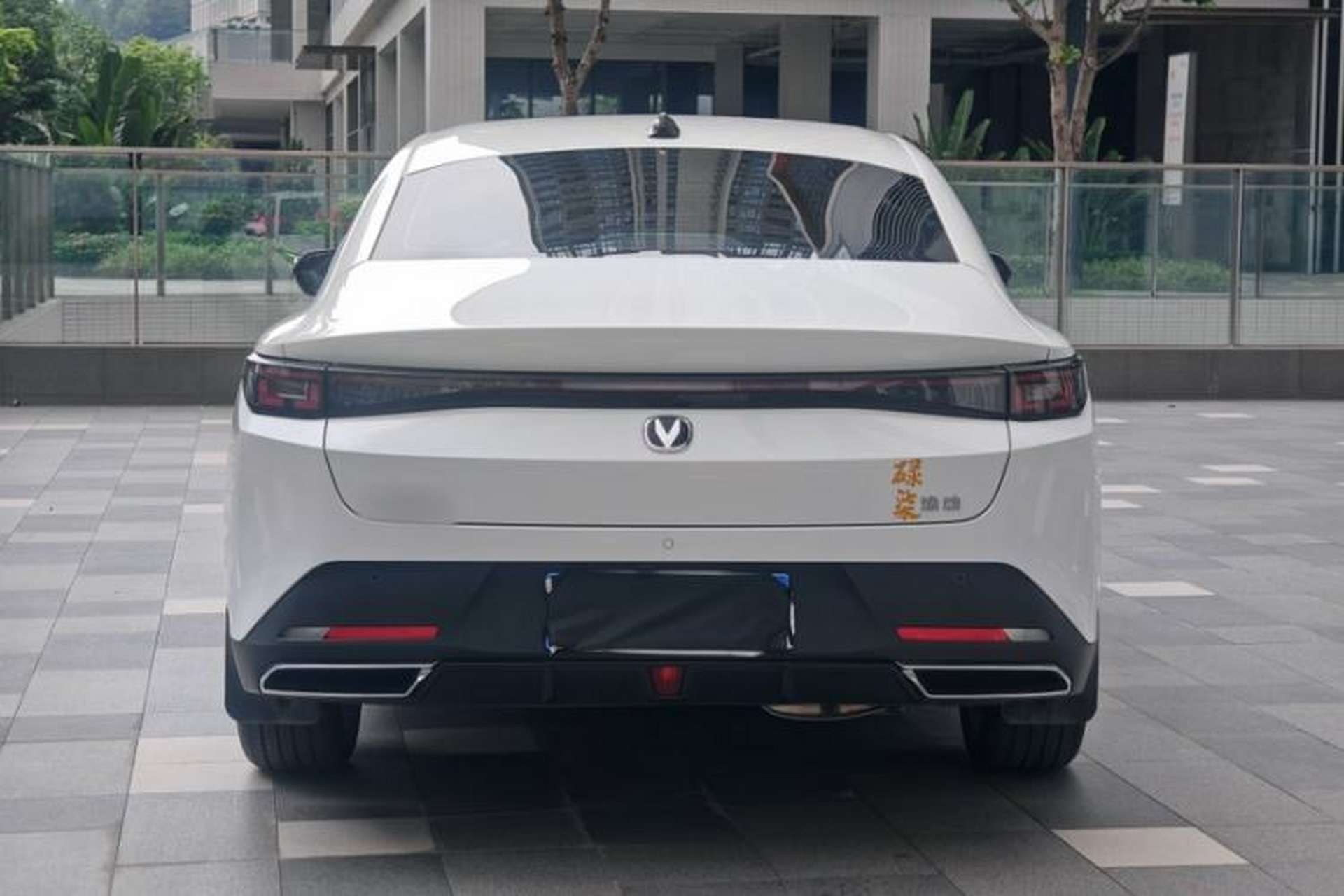 Used CHANGAN Eado 2025 Blue Whale 1.5T 500Bar Prestige Model Exterior 3