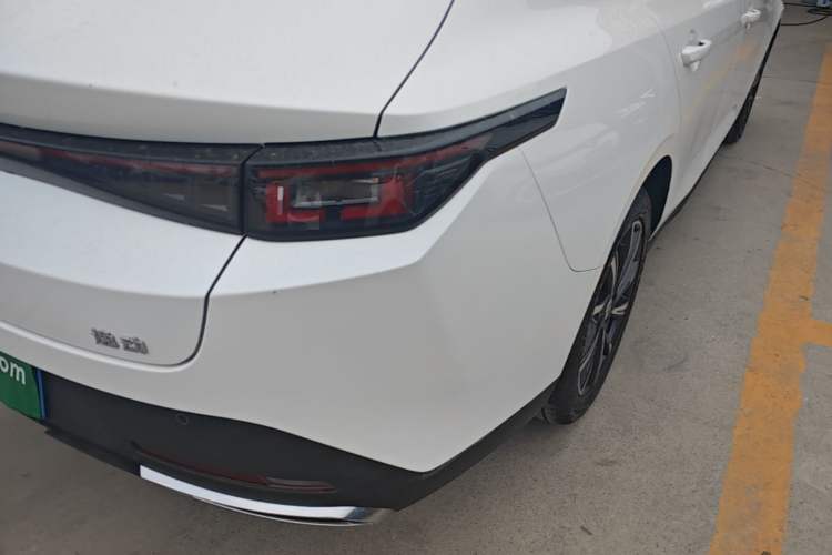 Used CHANGAN Eado 2025 Blue Whale 1.5T 500Bar Prestige Model Exterior 3