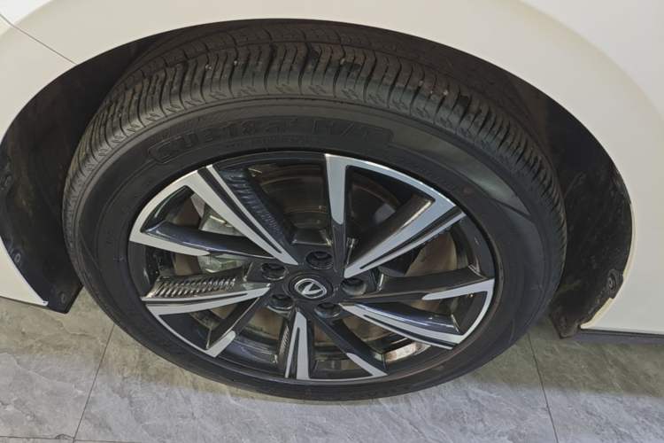 Used CHANGAN Eado 2025 Blue Whale 1.5T 500Bar Prestige Model Exterior 3