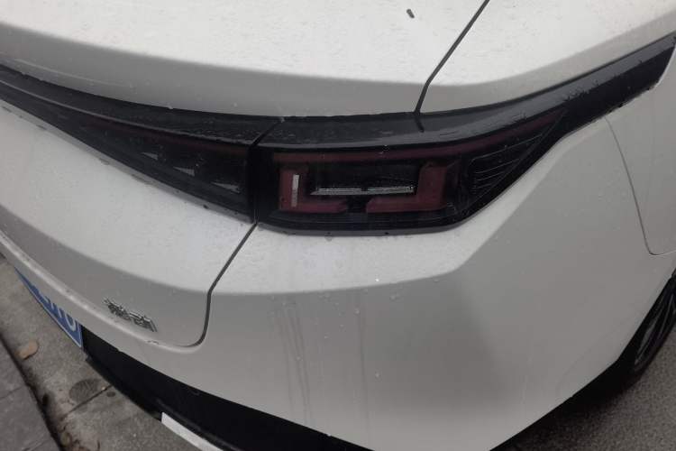 Used CHANGAN Eado 2025 Blue Whale 1.5T 500Bar Prestige Model Exterior 3