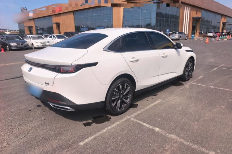 Used CHANGAN Eado 2025 Blue Whale 1.5T 500Bar Prestige Model Exterior 3