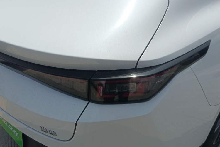 Used CHANGAN Eado 2025 Blue Whale 1.5T 500Bar Prestige Model Exterior 3