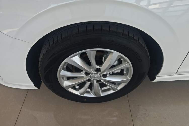 Used CHANGAN Eado 2025 PLUS 1.5L Manual Luxury Edition Exterior 4