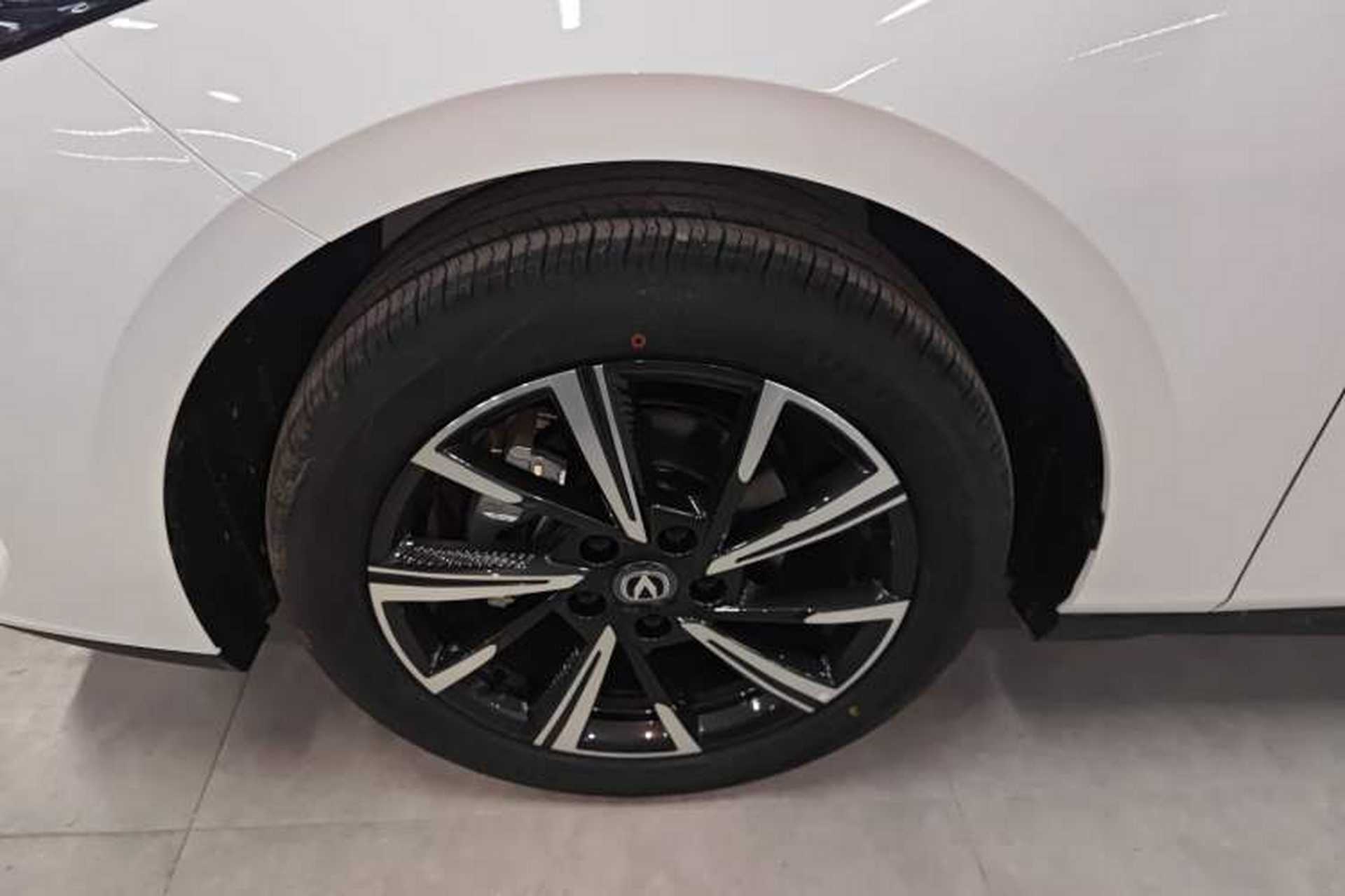 Used CHANGAN Eado 2025 Blue Whale 1.5T 500Bar Prestige Model Exterior 4