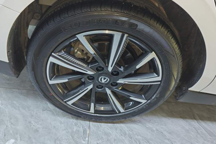 Used CHANGAN Eado 2025 Blue Whale 1.5T 500Bar Prestige Model Exterior 4