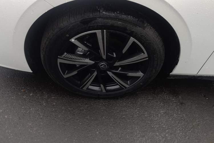 Used CHANGAN Eado 2025 Blue Whale 1.5T 500Bar Prestige Model Exterior 4