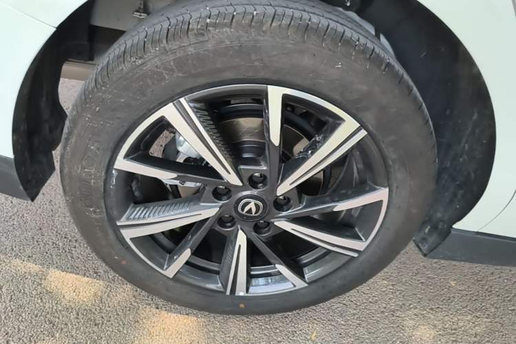 Used CHANGAN Eado 2025 Blue Whale 1.5T 500Bar Prestige Model Exterior 5